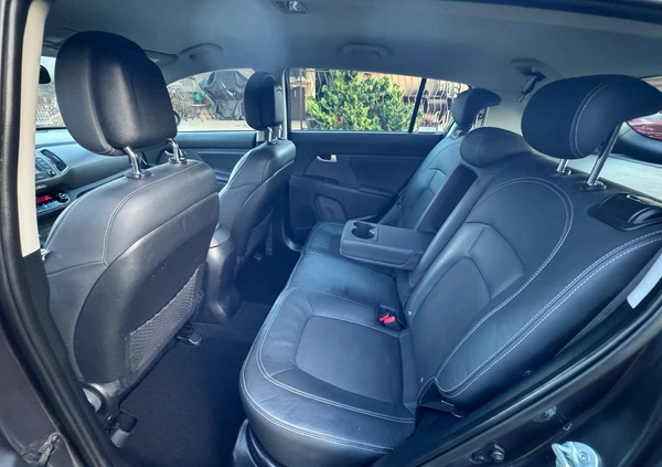 Kia Sportage cena 46900 przebieg: 229000, rok produkcji 2014 z Miłakowo małe 742